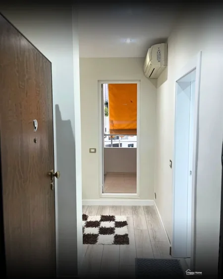 Tirane, jepet me qera apartament 1+1+Ballkon Kati 9, 70 m² 900 € (Rruga kosovareve)