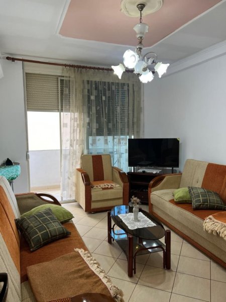 Tirane, jepet me qera apartament 1+1+Aneks+Ballkon Kati 3, 76 m² 500 € (pazari i ri)