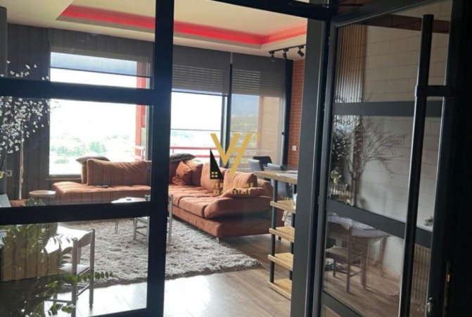 Tirane, jepet me qera apartament 3+1+Ballkon Kati 4, 320 m² 1.900 € (RRUGA PETI)