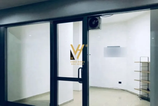 Tirane, jepet me qera ambjent biznesi Kati 0, 32 m² 600 € (QENDER)