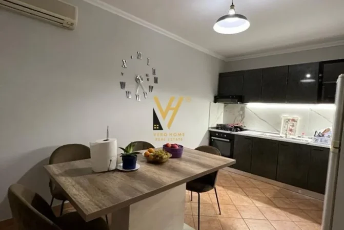 Tirane, shitet apartament 3+1+Ballkon Kati 2, 188 m² 260.000 € (XHAMLLIK)