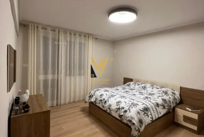 Tirane, shitet apartament 3+1+Ballkon Kati 2, 188 m² 260.000 € (XHAMLLIK)