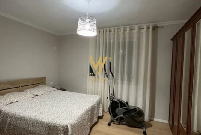 Tirane, shitet apartament 3+1+Ballkon Kati 2, 188 m² 260.000 € (XHAMLLIK)