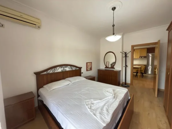Tirane, jepet me qera apartament 2+1 Kati 8, 80 m² 800 € (JEPET ME QERA SUPER APARTAMENTI 2+1 I MOBILUAR NE BLLOK)