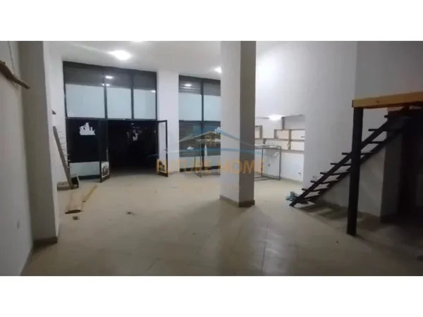 Tirane, shitet ambjent biznesi Kati 0, 100 m² 176.000 € (Yzberisht)