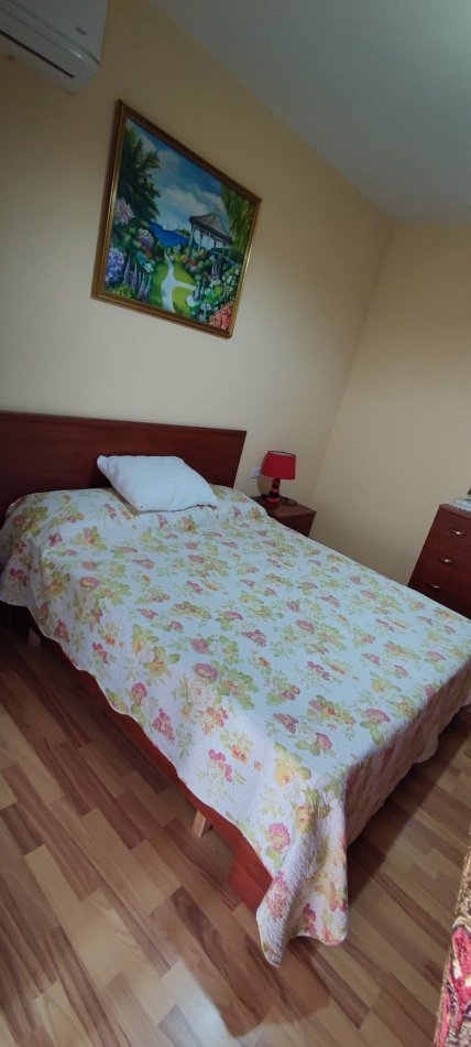 Tirane, jepet me qera apartament 1+1+Ballkon Kati 3, 70 m² 650 € (Rr. e Kosovareve)