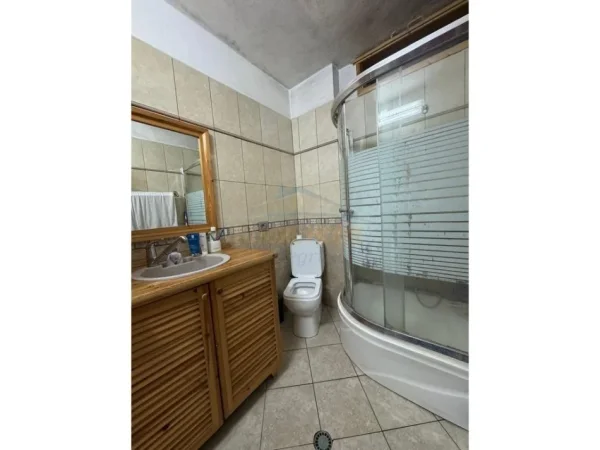Tirane, shitet apartament 2+1+Ballkon Kati 5, 118 m² 160.000 € (Fresk)