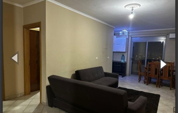 Tirane, jepet me qera apartament 2+1+Ballkon Kati 7, 400 € (CAZA ITALIA)