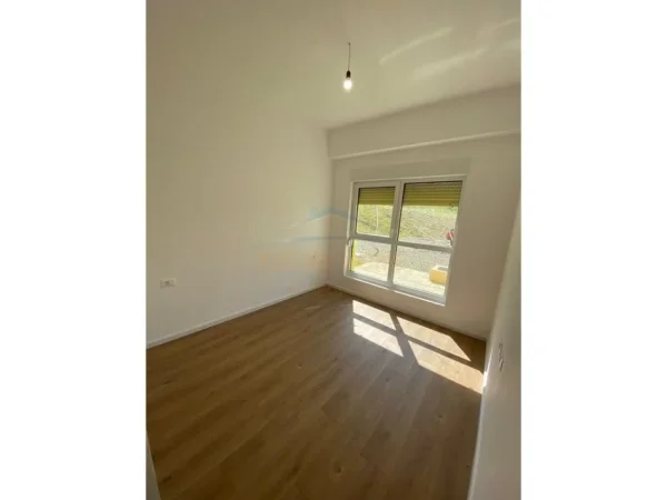 Tirane, shitet apartament 2+1+Ballkon Kati 6, 87 m² 140.000 € (Ali Demi)