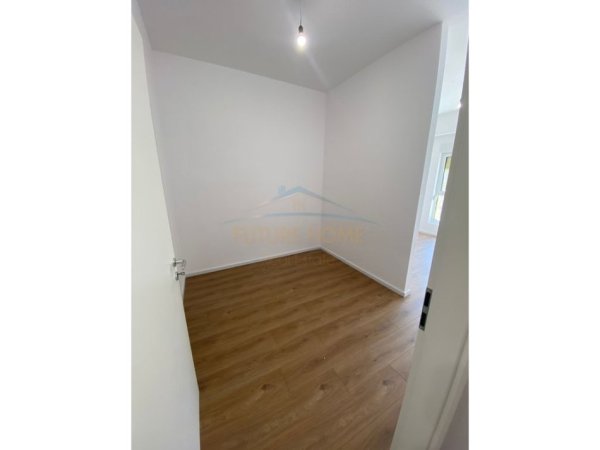 Tirane, shitet apartament 2+1+Ballkon Kati 6, 87 m² 140.000 € (Ali Demi)