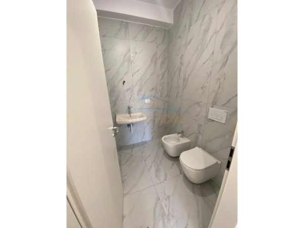 Tirane, shitet apartament 2+1+Ballkon Kati 6, 87 m² 140.000 € (Ali Demi)