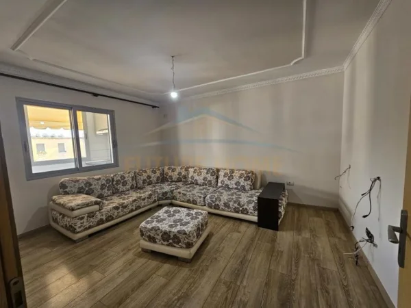 Tirane, shitet apartament duplex 3+1+Ballkon Kati 5, 112 m² 160.000 € (Ish Tregu Elektrik)