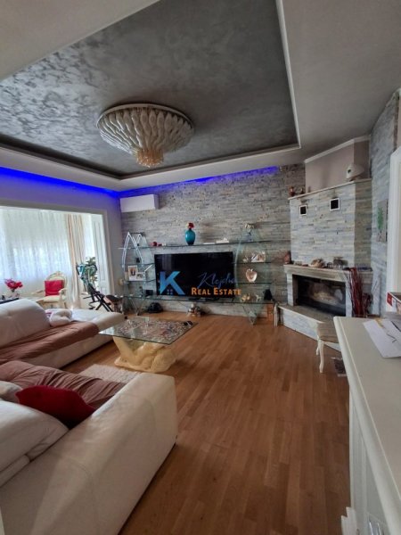 Tirane, shes apartament 3+1+Ballkon Kati 3, 128 m² 350.000 € (Komuna e Parisit)