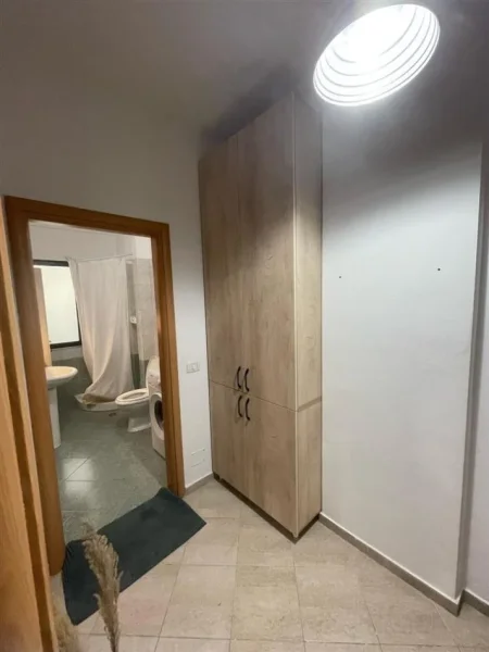 Apartament 1+1 me qera tek Kristal Center (450 Euro)