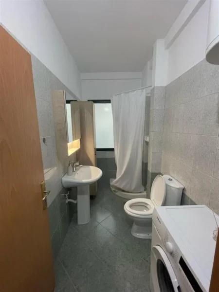 Apartament 1+1 me qera tek Kristal Center (450 Euro)