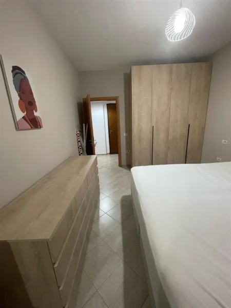 Apartament 1+1 me qera tek Kristal Center (450 Euro)