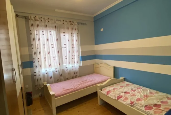 Tirane, jepet me qera apartament 2+1 Kati 3, 86 m² 500 € (Rruga Bill Klinton)