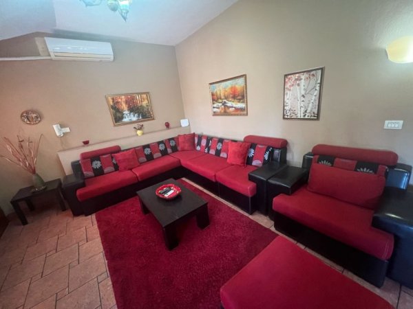 Tirane, jepet me qera Vile 2+1 Kati 3, 130 m² 500 € (don bosko)