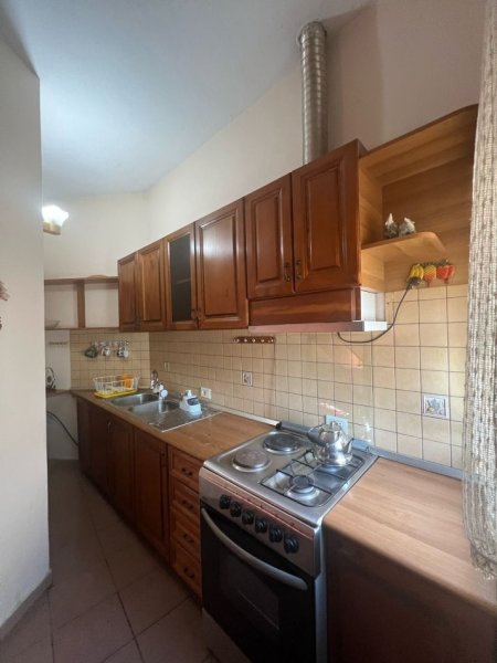 Tirane, jepet me qera Vile 2+1 Kati 3, 130 m² 500 € (don bosko)