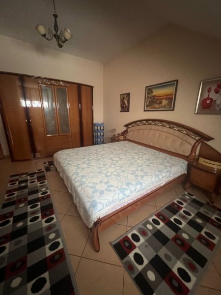 Tirane, jepet me qera Vile 2+1 Kati 3, 130 m² 500 € (don bosko)