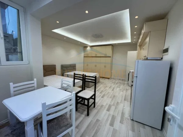 Tirane, jepet me qera garsonier 1+1 Kati 0, 45 m² 400 € (FUSHA AVIACIONIT)  UNA53117