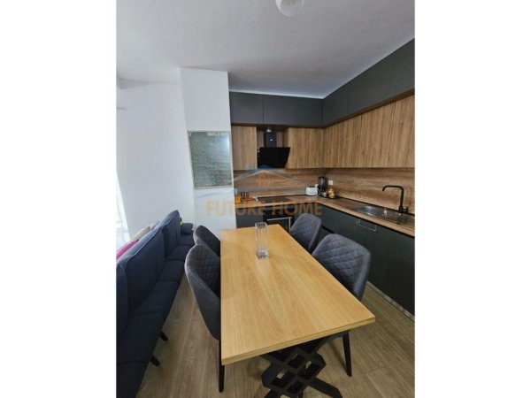 Tirane, jepet me qera apartament 2+1 Kati 4, 110 m² 600 € (Siri Kodra)