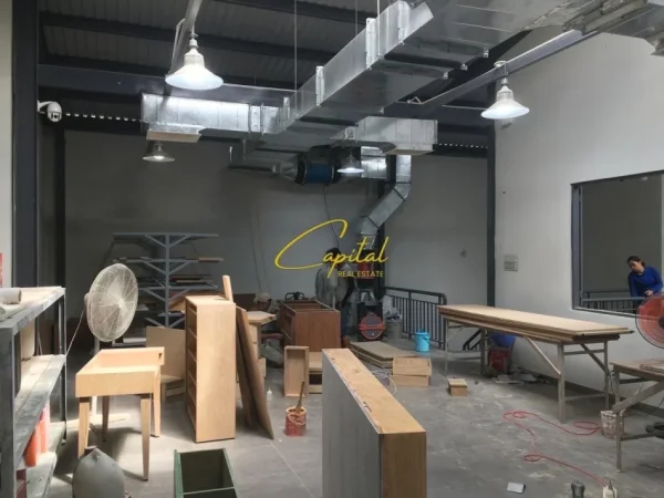 Tirane, jepet me qera dyqan Kati 0, 50 m² 600 € (ISH TREGU ELEKTRIK)