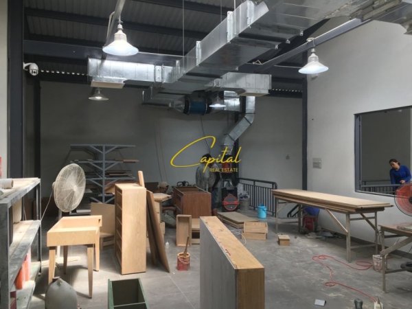 Tirane, jepet me qera dyqan Kati 0, 50 m² 600 € (ISH TREGU ELEKTRIK)