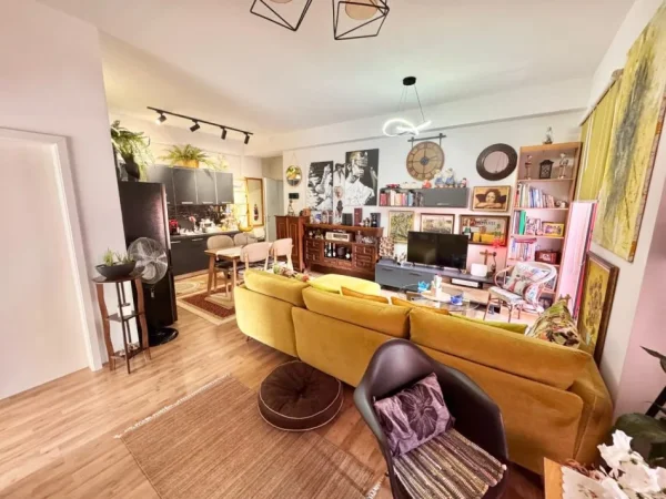 Tirane, shitet apartament 2+1+Ballkon Kati 5, 71 m² 130.000 € (ali demi)