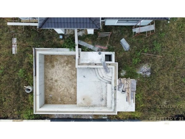 Tirane, shitet Vile 1 Katshe Kati 1, 142 m² 800.000 € (Farke)