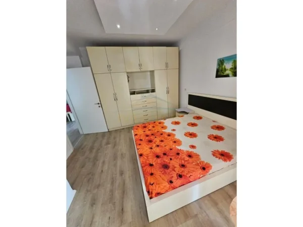 Tirane, shitet apartament 2+1 Kati 3, 91 m² 120.000 € (fresku)