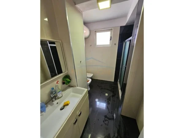 Tirane, shitet apartament 2+1 Kati 3, 91 m² 120.000 € (fresku)