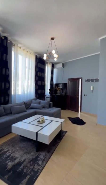 Tirane, jepet me qera apartament 1+1+Ballkon Kati 1, 58 m² 400 € (FRESK)