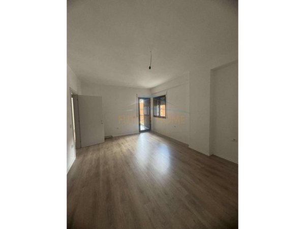 Tirane, jepet me qera apartament 1+1 Kati 3, 86 m² 350 € (Rezidenca &quot;Oasis&quot; Unaza e Re)