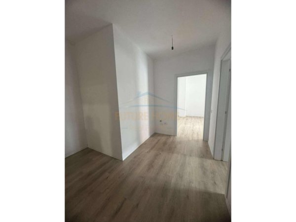 Tirane, jepet me qera apartament 1+1 Kati 3, 86 m² 350 € (Rezidenca &quot;Oasis&quot; Unaza e Re)