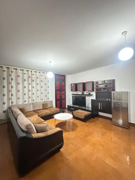 Tirane, jap me qera apartament 1+1+Ballkon Kati 5, 83 m² 550 € (Don Bosko)