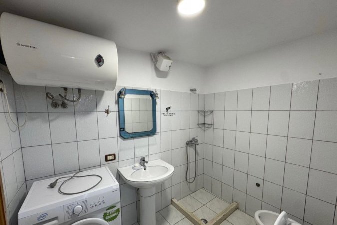 Tirane, jepet me qera apartament 1+1+Ballkon Kati 1, 50 m² 350 € (5 MAJI)
