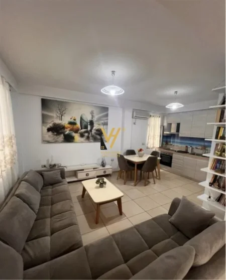 Tirane, jepet me qera apartament 2+1+Ballkon Kati 1, 100 m² 650 € (21 DHJETORI)