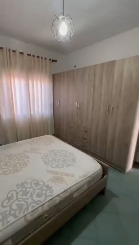 Tirane, jepet me qera Vile 2+1 Kati 2, 80 m² 500 € (ZOGU I ZI)