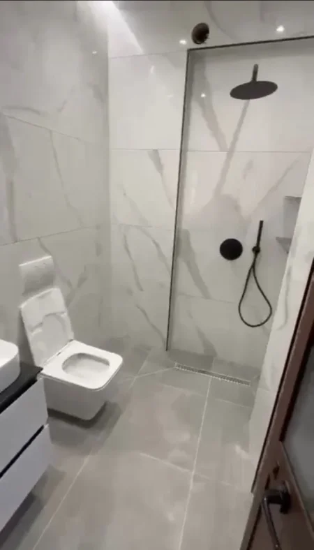 Tirane, jepet me qera Vile 2+1 Kati 2, 80 m² 500 € (ZOGU I ZI)