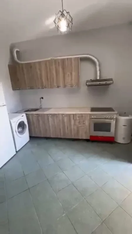 Tirane, jepet me qera Vile 2+1 Kati 2, 80 m² 500 € (ZOGU I ZI)