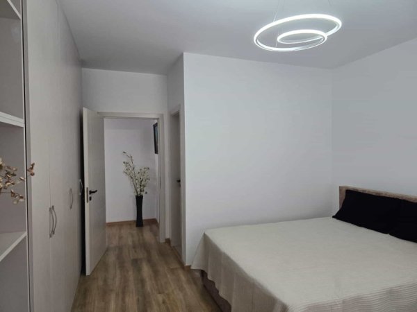 Tirane, jepet me qera apartament 2+1+Ballkon Kati 3, 1 m² 700 € (VASIL SHANTO)