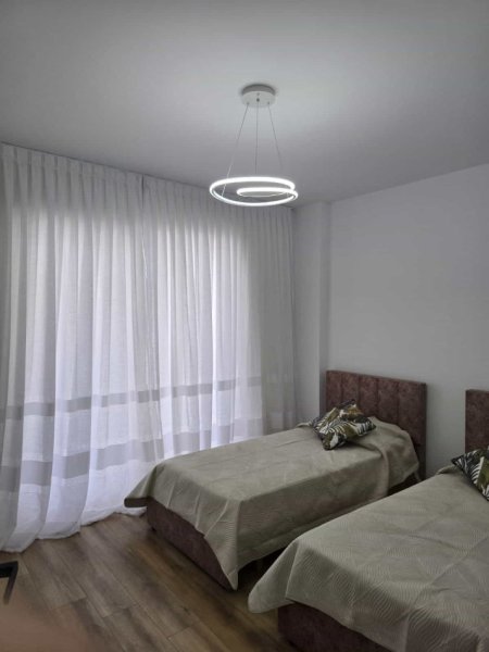 Tirane, jepet me qera apartament 2+1+Ballkon Kati 3, 1 m² 700 € (VASIL SHANTO)