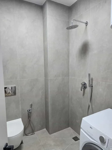 Tirane, jepet me qera apartament 2+1+Ballkon Kati 3, 1 m² 700 € (VASIL SHANTO)