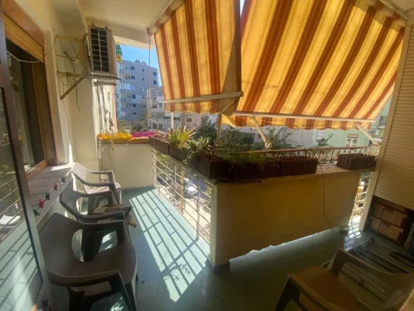 Durres, jepet me qera apartament 1+1+Ballkon Kati 2, 350 € (Stadiumi Durres)
