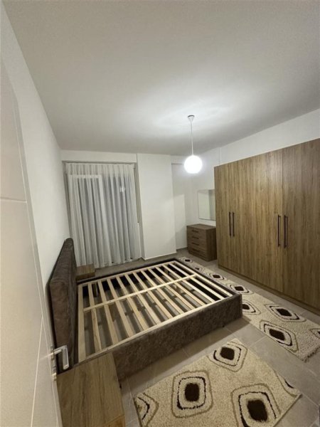 Tirane, jepet me qera apartament 1+1+Ballkon Kati 9, 65 m² 400 € (sokrat miho)