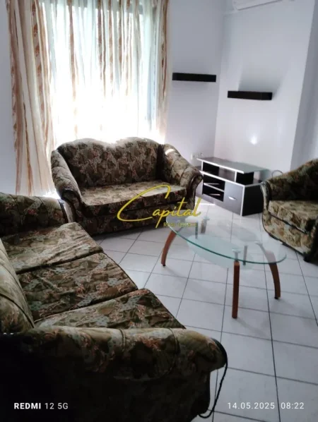 Tirane, jepet me qera apartament 2+1 Kati 2, 80 m² 700 € (BRRYLI)