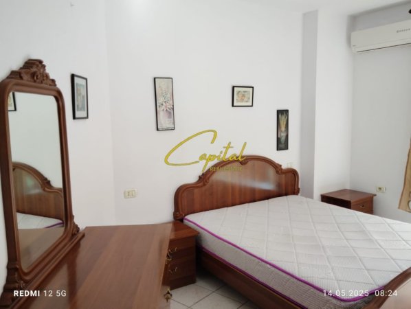 Tirane, jepet me qera apartament 2+1 Kati 2, 80 m² 700 € (BRRYLI)