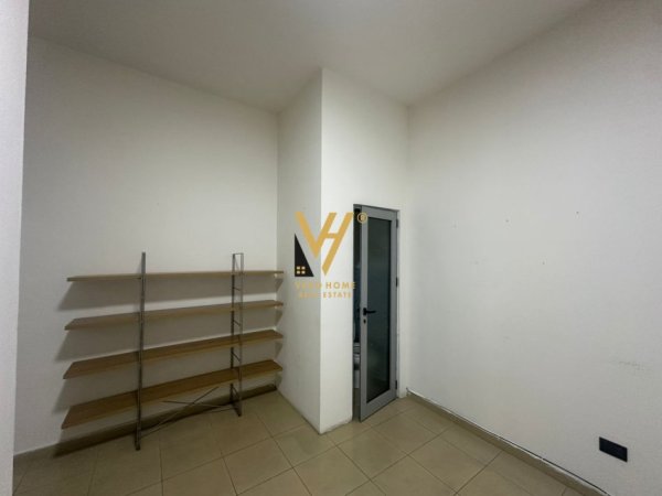 Tirane, jepet me qera dyqan Kati 0, 22 m² 400 € (QENDER)