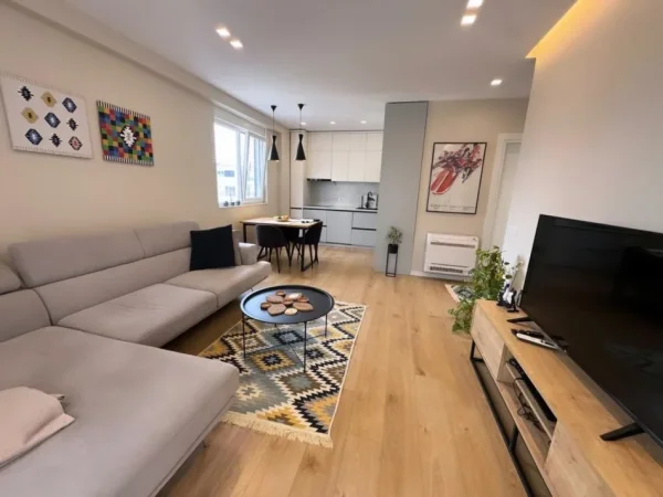 Tirane, shitet apartament 2+1 , 93 m² (Liqeni i Thate)